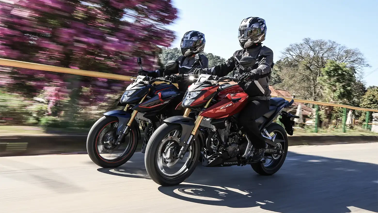 CB 300F Twister - foto 1